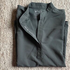 FIGS Women’s MOSS green medical scrub top